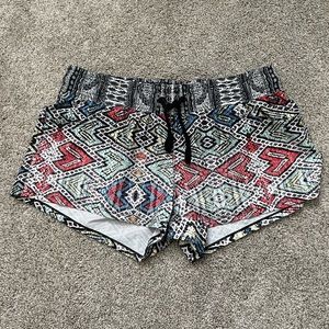 ROXY SHORT SIZE MED